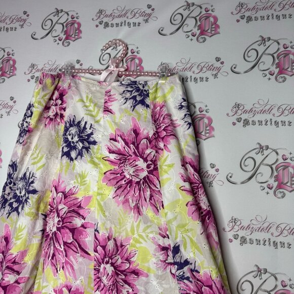 M&S classic skirt crochet pattern throughout flowers white green pink purple - Picture 4 of 11